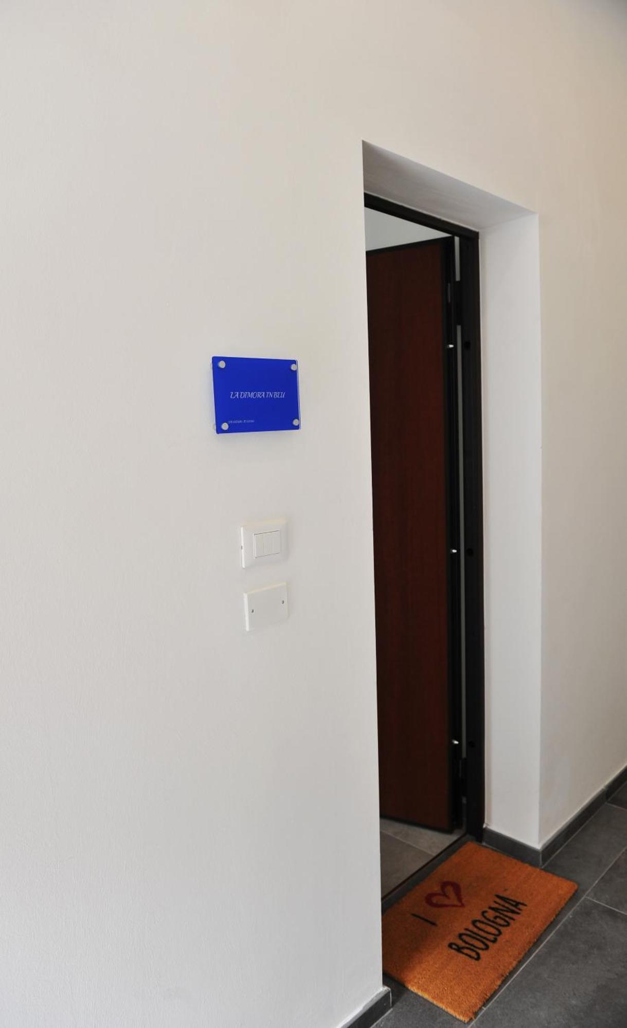 Apartamento La Dimora In Blu Bolonia Exterior foto